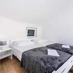 Four-bedroom In Holiday home *
