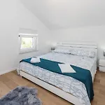 Four-bedroom In Šibenik