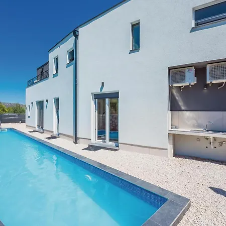 Casa vacanze Four-bedroom In