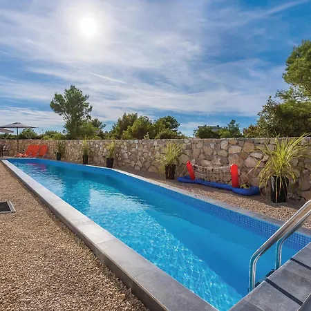 Ferienhaus Four-bedroom In Šibenik