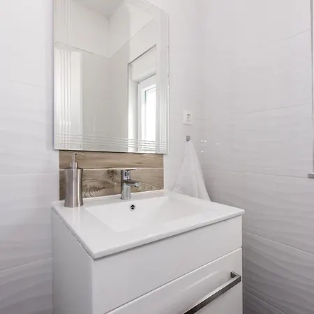 Four-bedroom In * Šibenik