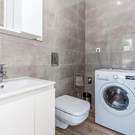 Four-bedroom In Ferienhaus Šibenik