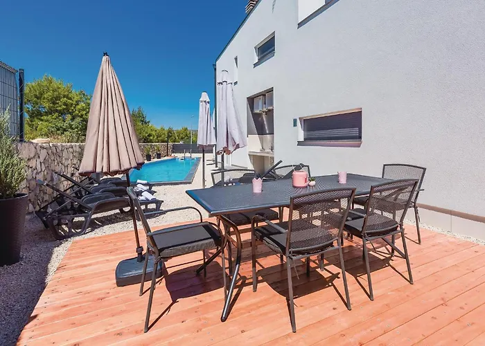 Four-bedroom In Prázdninový dům