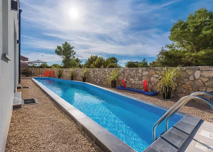 Vikendica Four-bedroom In Sibenik