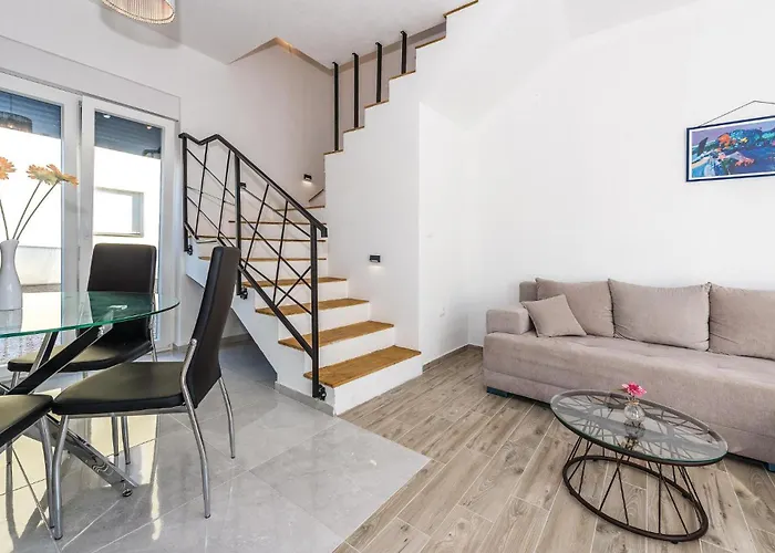 Four-bedroom In Dom wakacyjny *