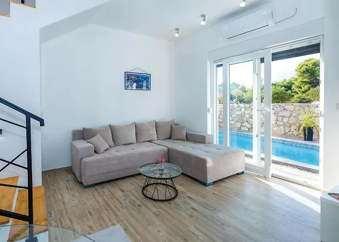 Dom wakacyjny Four-bedroom In *