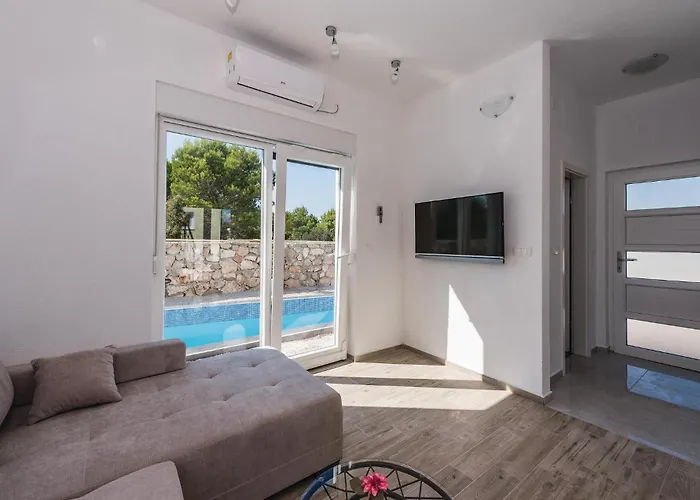 Dom wakacyjny Four-bedroom In Szybenik