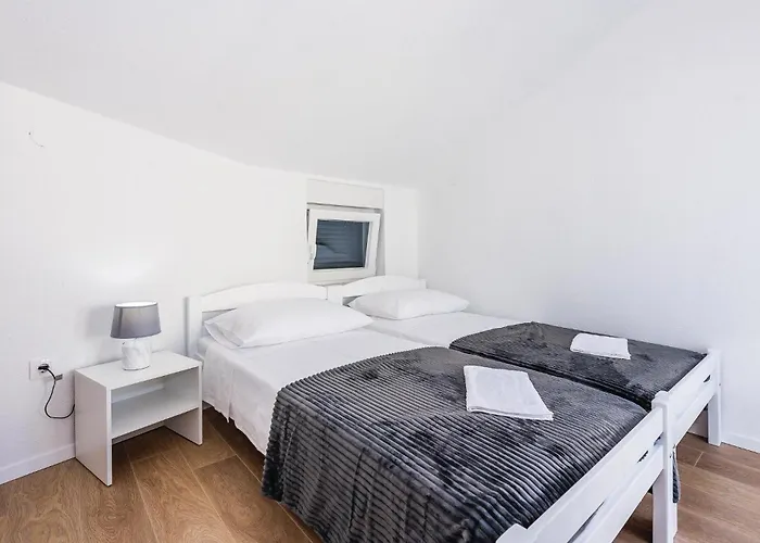 Four-bedroom In Dom wakacyjny *