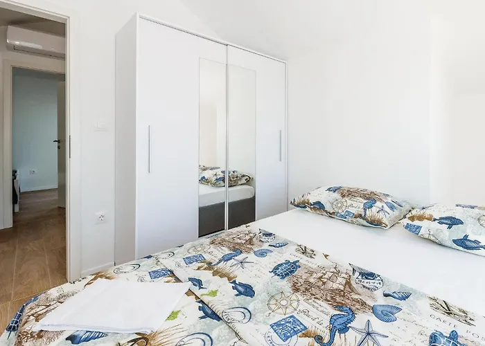 Dom wakacyjny Four-bedroom In *