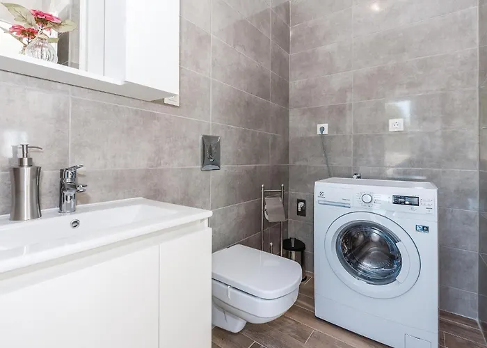 Four-bedroom In Dom wakacyjny Szybenik